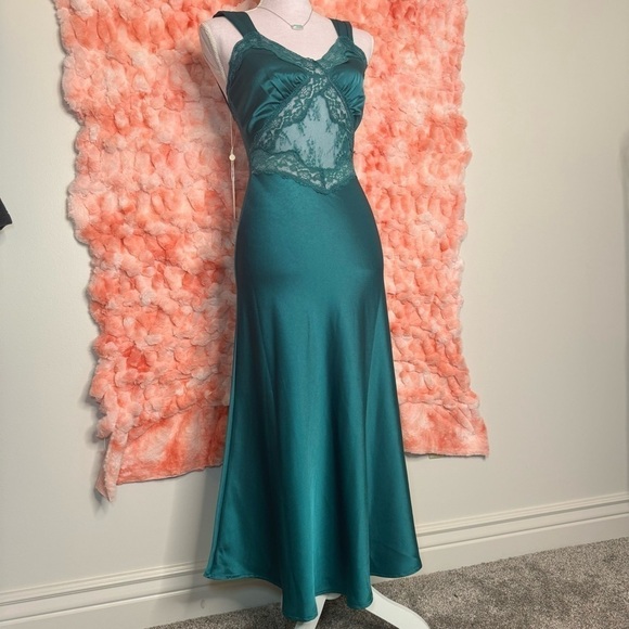 Miss Circle New York Teal Green Slip Gown 🧜🏼♀️💚 - Picture 6 of 11